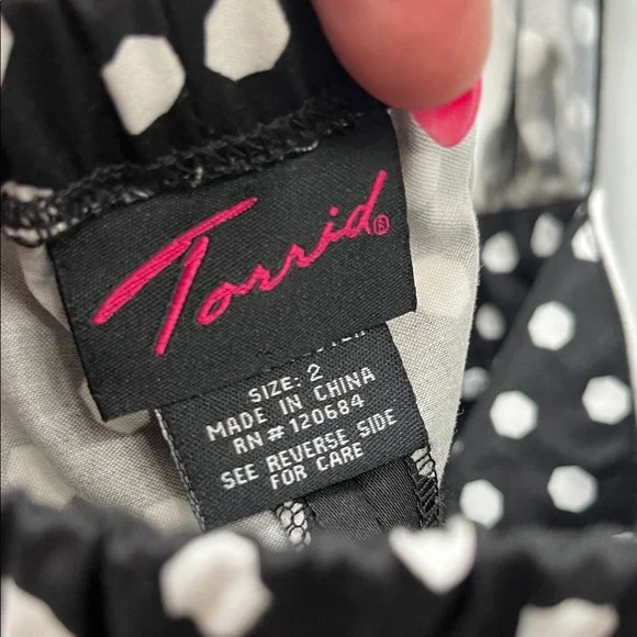 Torrid Black and White Polka Dot Halter Top, size 2 - Picture 5 of 8
